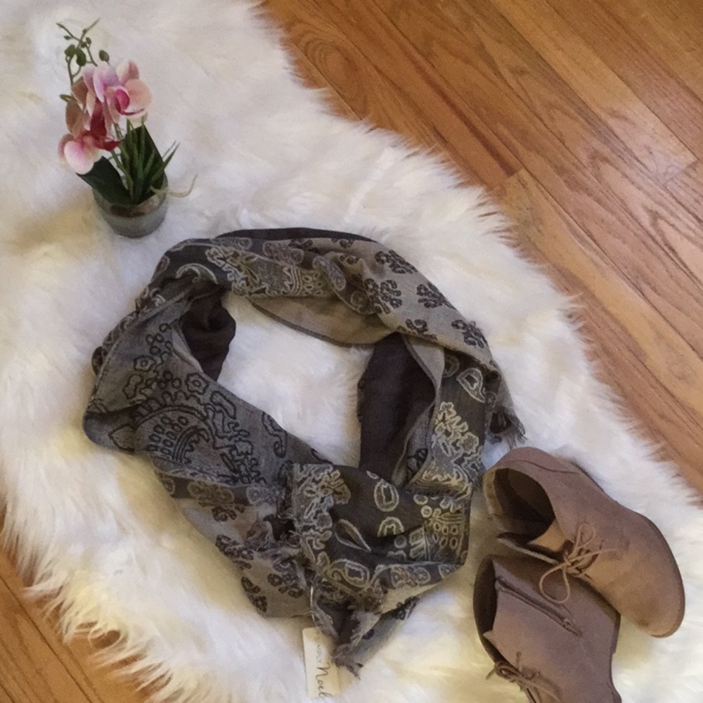 🧣 NWT scarf